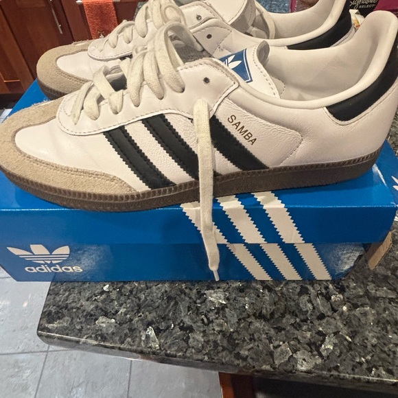 Adidas Samba White and Black Shoes - Picture 1 of 5